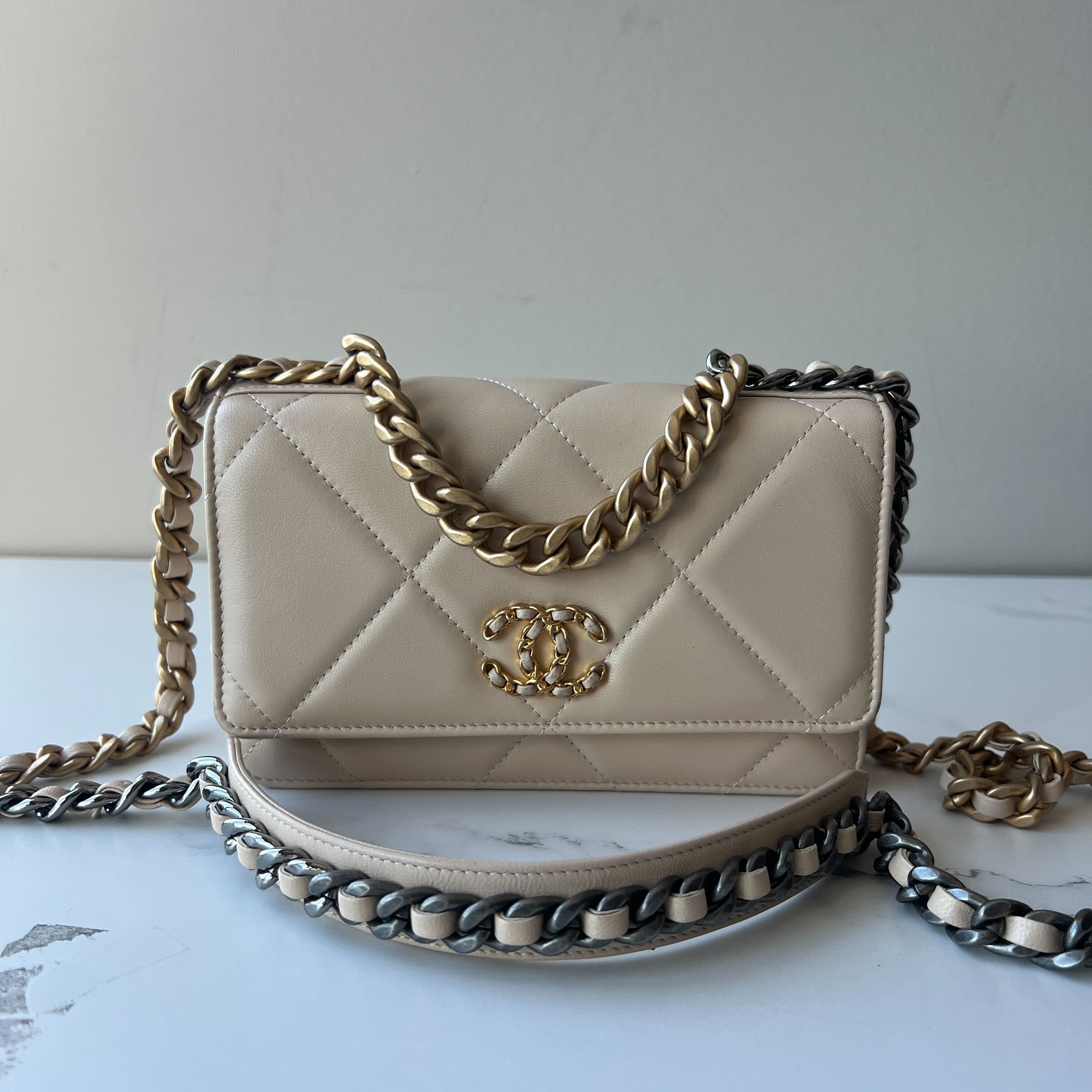 Chanel 19 Wallet on Chain