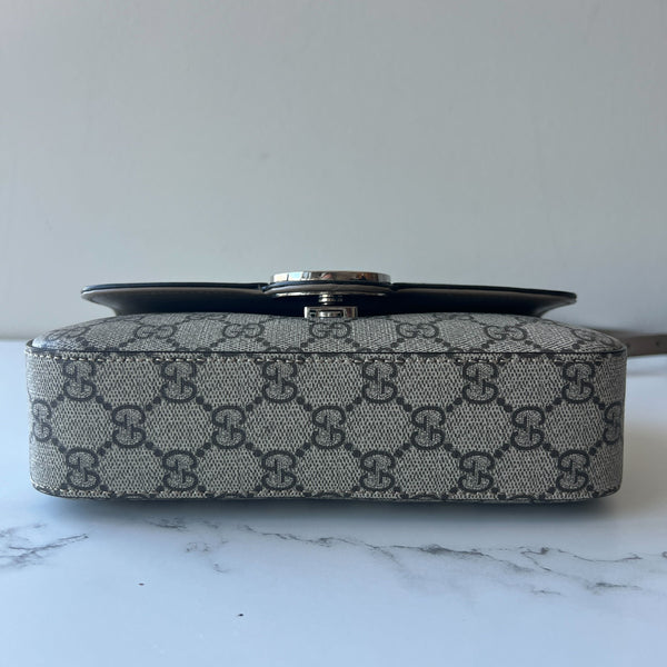 Item 5Gucci Double Supreme