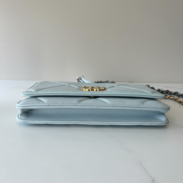 Chanel Wallet on Chain