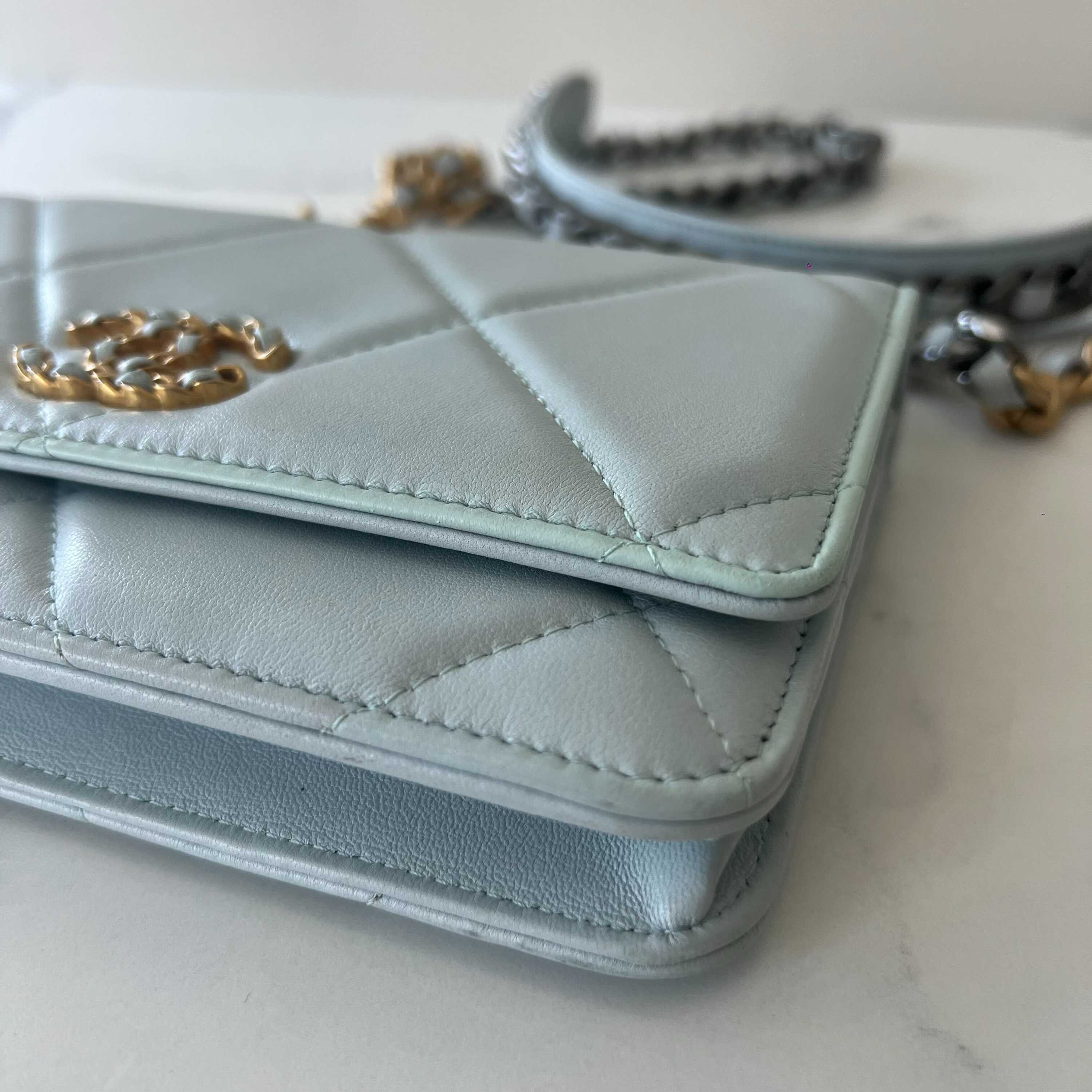 Chanel Wallet on Chain