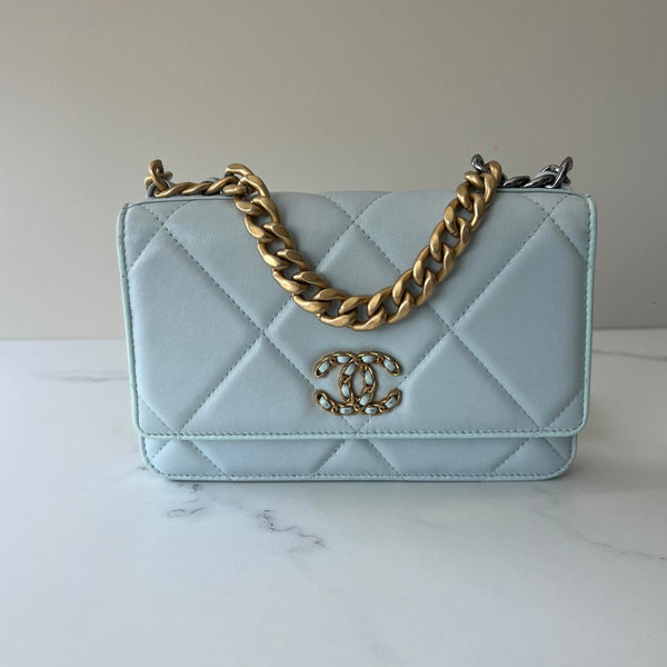 Chanel Wallet on Chain